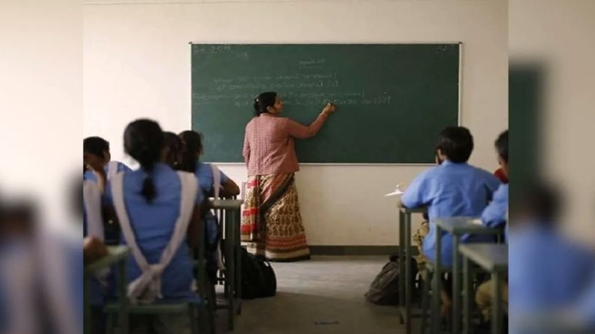 CG Education News : छत्तीसगढ़ शिक्षा विभाग का बड़ा आदेश’ प्राचार्य भी पढ़ाएंगे कक्षाओं में, रोजाना 2 पीरियड की जिम्मेदारी