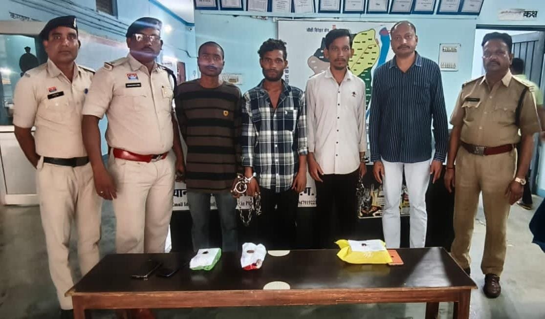कुरुद में नशीली कैप्सूल के अवैध कारोबार पर पुलिस का बड़ा प्रहार, 3 आरोपी गिरफ्तार