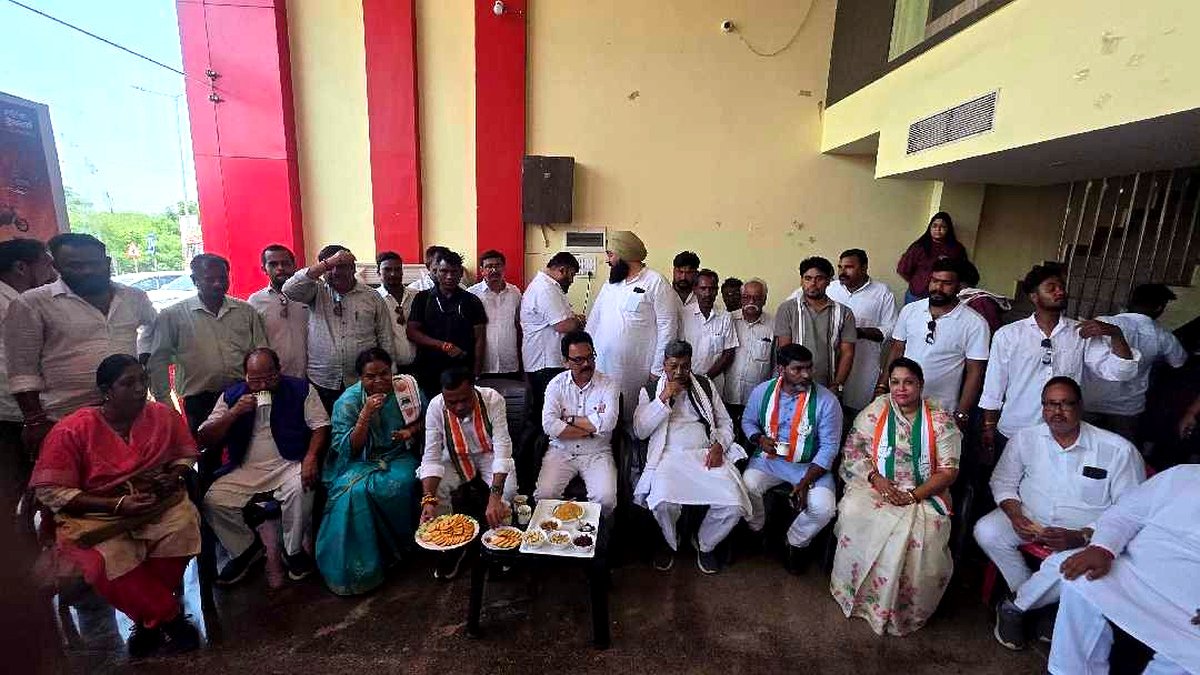कुरूद में कांग्रेस नेताओं का स्वागत